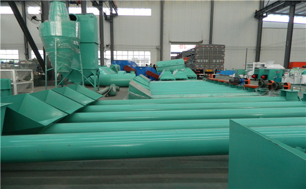 2017年展會折射出我國生物質(zhì)顆粒機設(shè)備能源行業(yè)問題 2017年展會折射出我國生物質(zhì)顆粒機設(shè)備能源行業(yè)問題